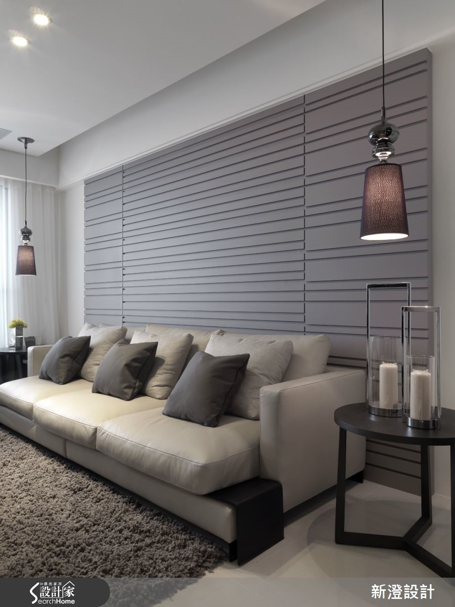 進入屋內，色澤溫樸的牆面在進門後即開啟第一眼的舒適